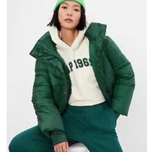 NWT Gap Big Puff Jacket S - Runs Large
